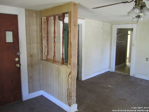4th image of 221 W Adams St