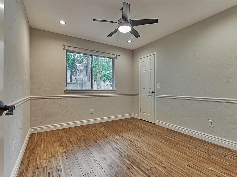 30 Cottage Grove Pl — Photo 34