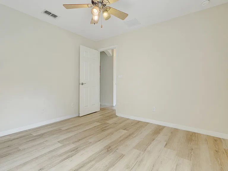 12900 Cloverdale Ln — Photo 27