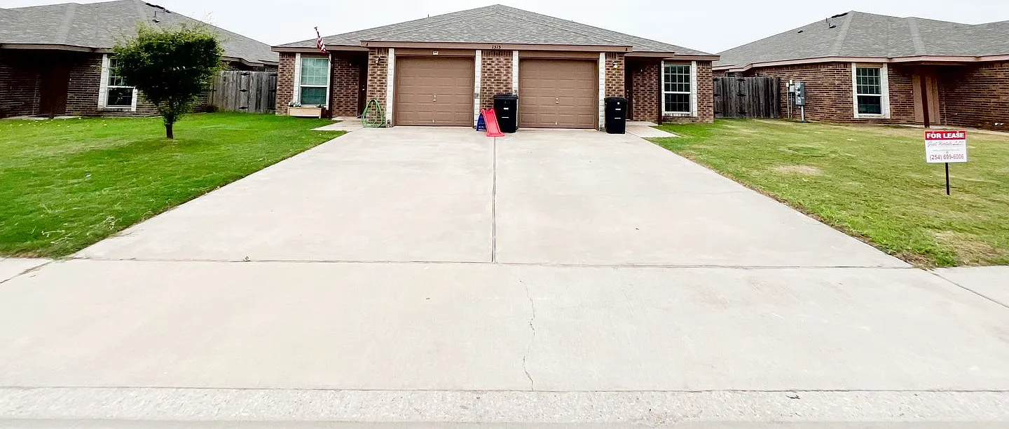 1515 Justin Lp — Photo 2
