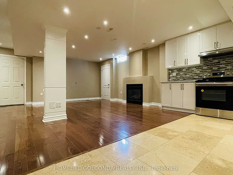 110 A Bond Cres #LOWER — Photo 5