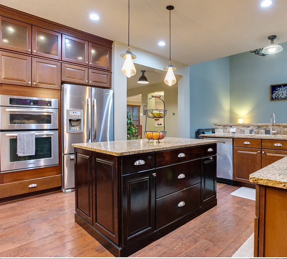 5 bed, 3680 sqft, $4,150 — Photo 1