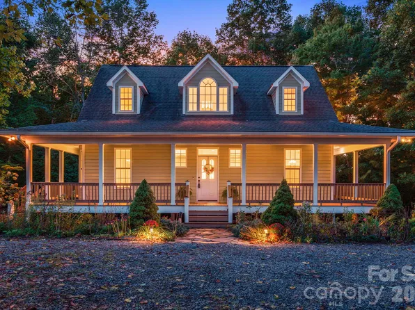 95 Ashworth Dr, Fairview, NC 28730
