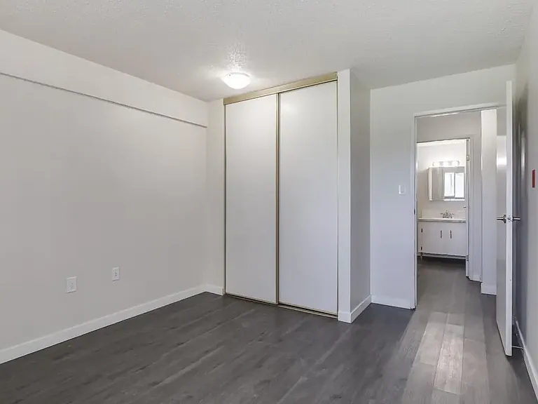 46 Carswell Rd SE — Photo 27