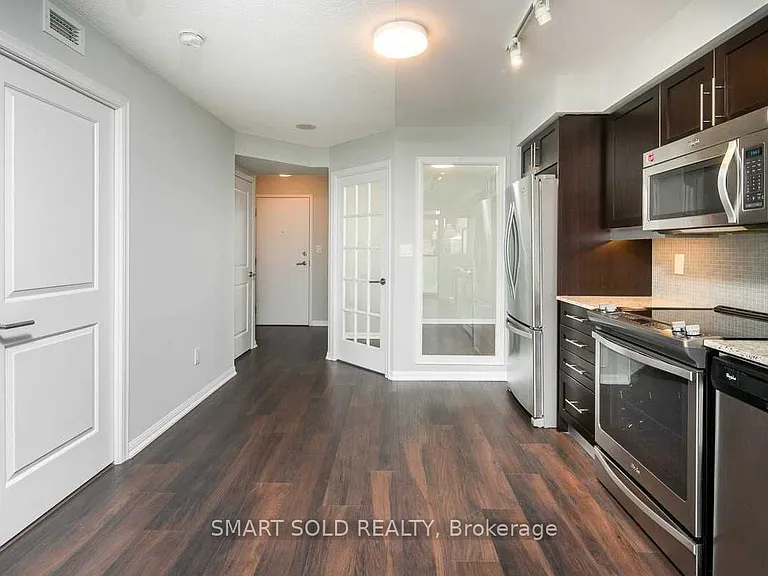 400 Adelaide St E #2310 — Photo 8