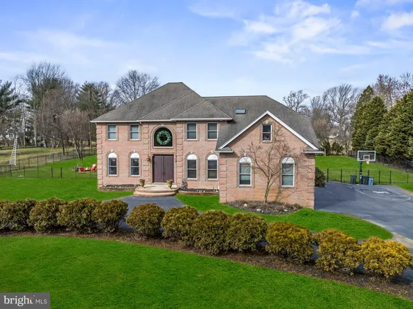 17 Manor Dr, Westampton, NJ 08060