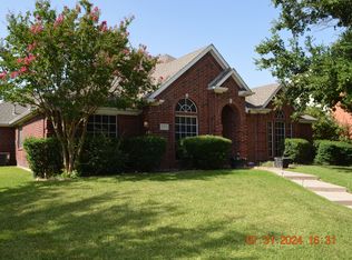 2011 Vista Dr, Lewisville, TX 75067