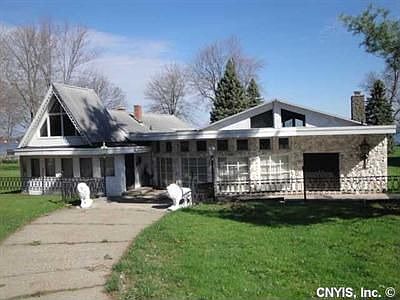 1st image of 8886 Maple Dr