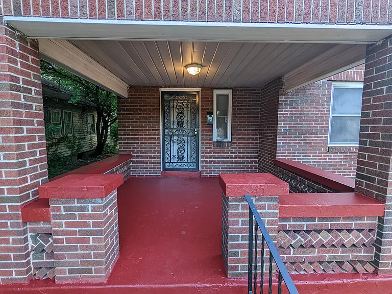 945 Vernon Dr — Photo 6