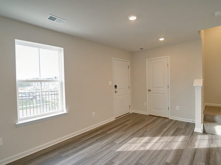 1350 Red Clover Ln — Photo 5