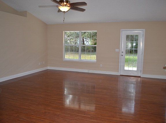3rd image of 31 Farmsworth Dr