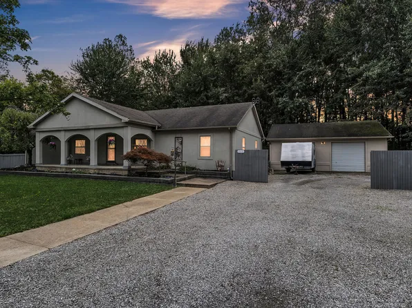 25119 Woodruff Rd, Flat Rock, MI 48134