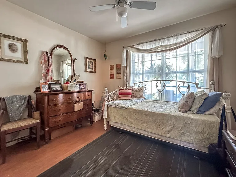 318 Earl King St — Photo 10