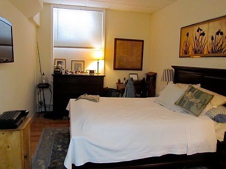 2nd image of 17 Tetlow St #31