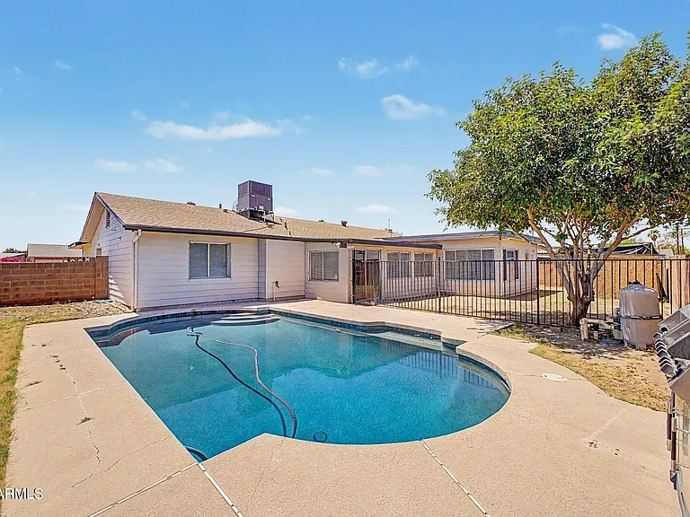 6536 W Turney Ave — Photo 45