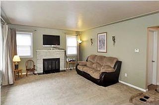 4th image of 749 Barnett Pl NE