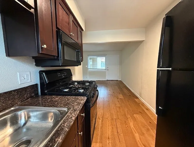 2877 A St #2 — Photo 4