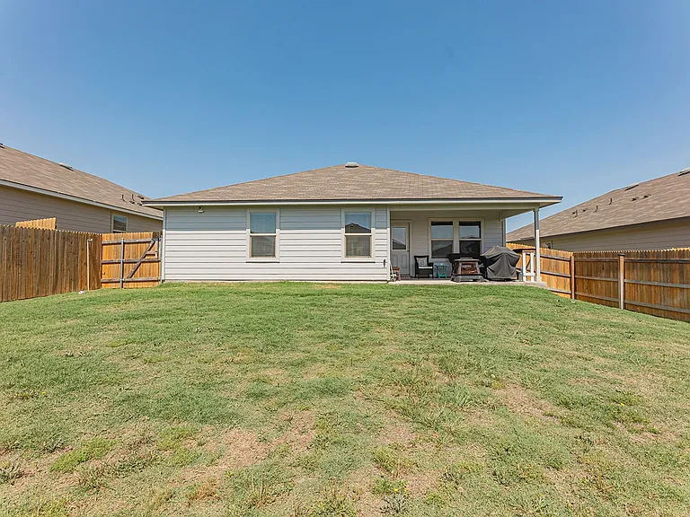 2306 Aylesbury Dr — Photo 28