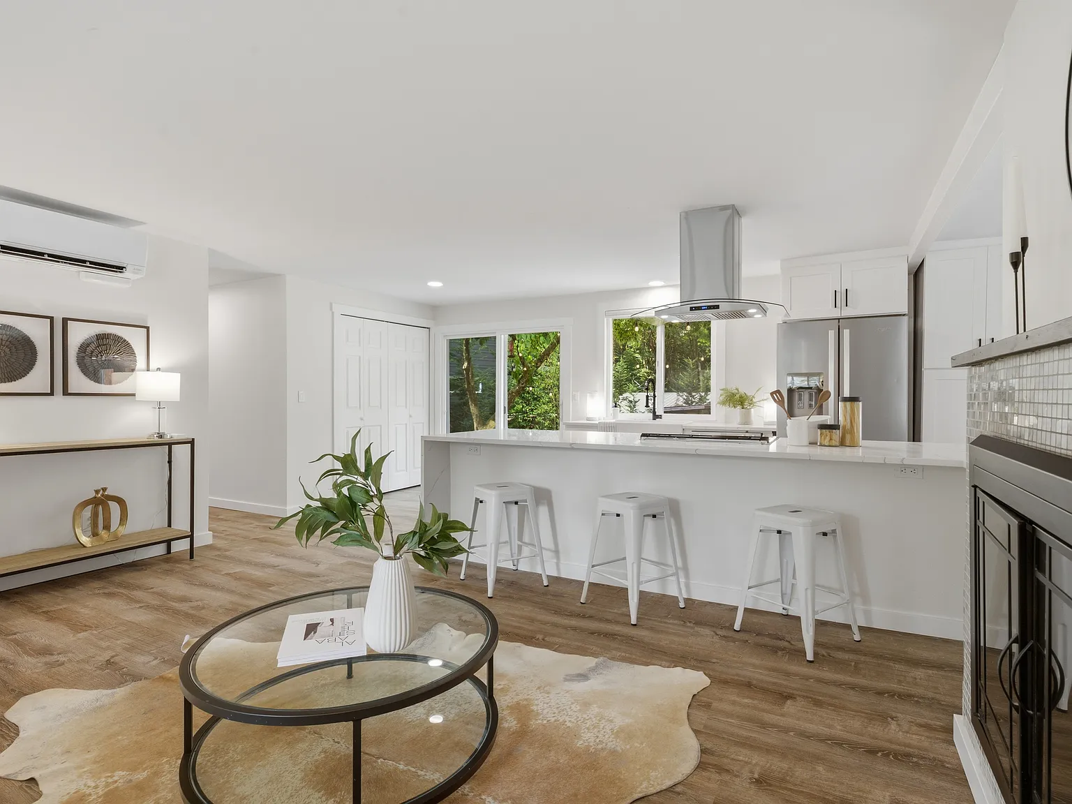 3 bed, 1430 sqft, $3,750 — Photo 2