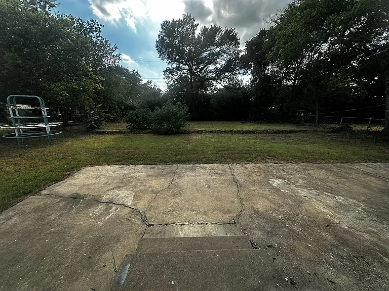 929 Brown Trl — Photo 16