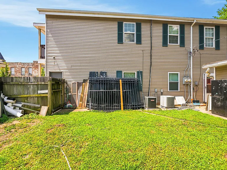 511 W Schirmer St #2F — Photo 31