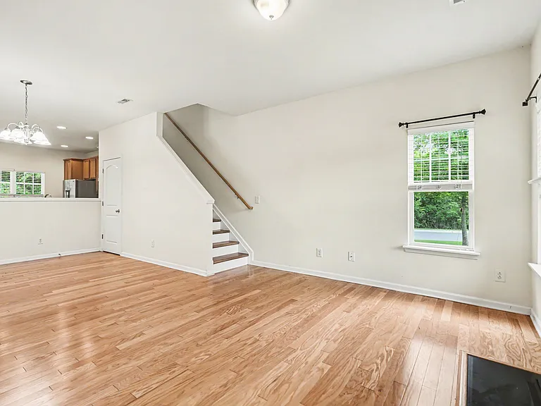 10420 Benfield Rd — Photo 8