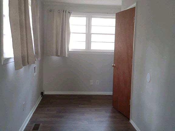 5th image of 1707 Azalea Dr