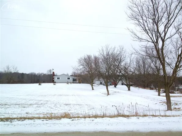 7439 Wilson Rd, Montrose, MI 48457