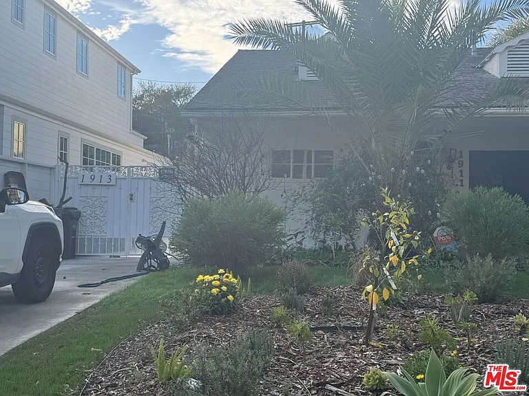 1913 Hillsboro Ave — Photo 14