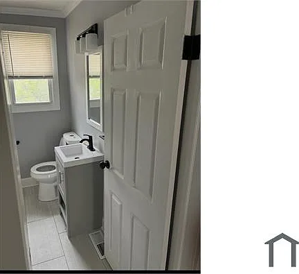 548 Chalcot Sq — Photo 3