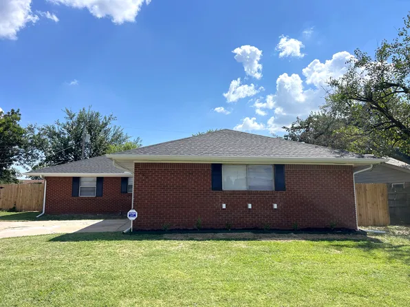 120 NE 11th St, Moore, OK 73160