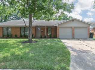 8666 Glen Valley Dr, Houston, TX 77061
