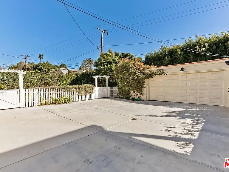 1304 San Vicente Blvd — Photo 23