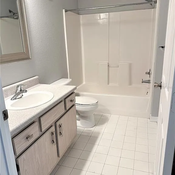 5475 Vineland Rd #8304 — Photo 29