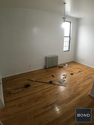 Rented by Bond New York | media 29