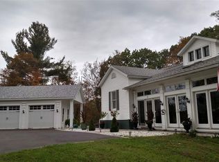 2 Creek Bnd, Stillwater, NY