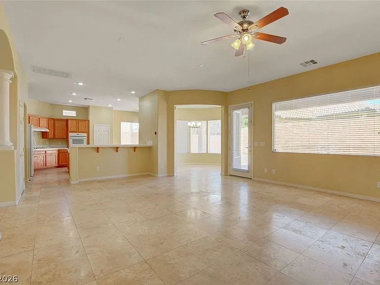 10214 Elk Valley St — Photo 7