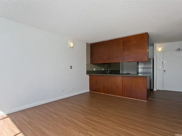 3045 Ala Napuaa Pl APT 306, Honolulu, HI 96818