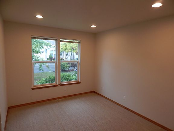 4th image of 609 Sierra St