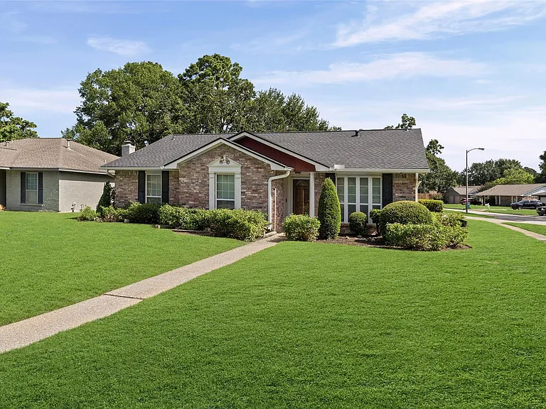 3202 Greenham Ct — Photo 4
