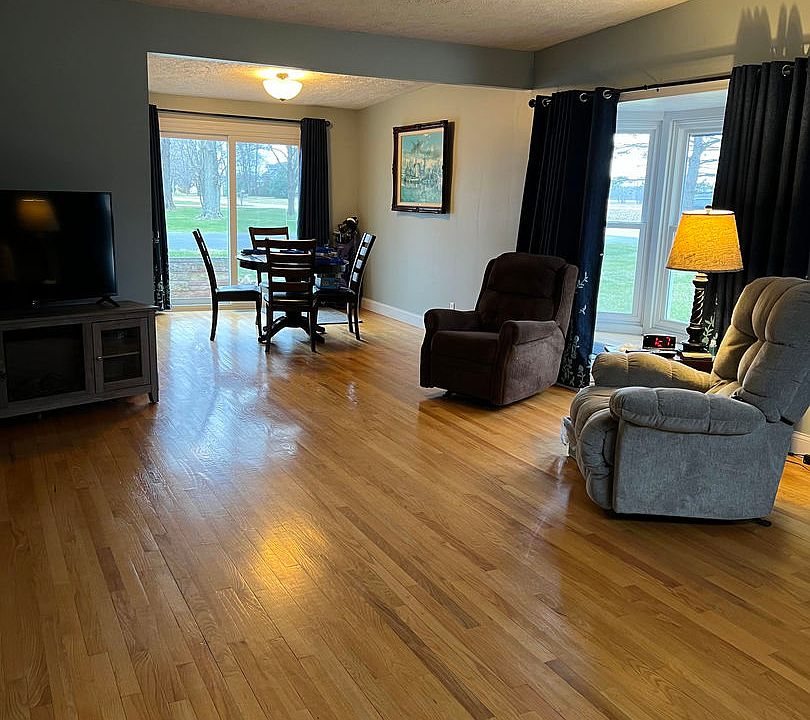 8979 N 1550 East Rd, Bloomington, IL 61705 MLS 11689102 Zillow