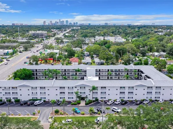 4050 4th St N APT 218, Saint Petersburg, FL 33703