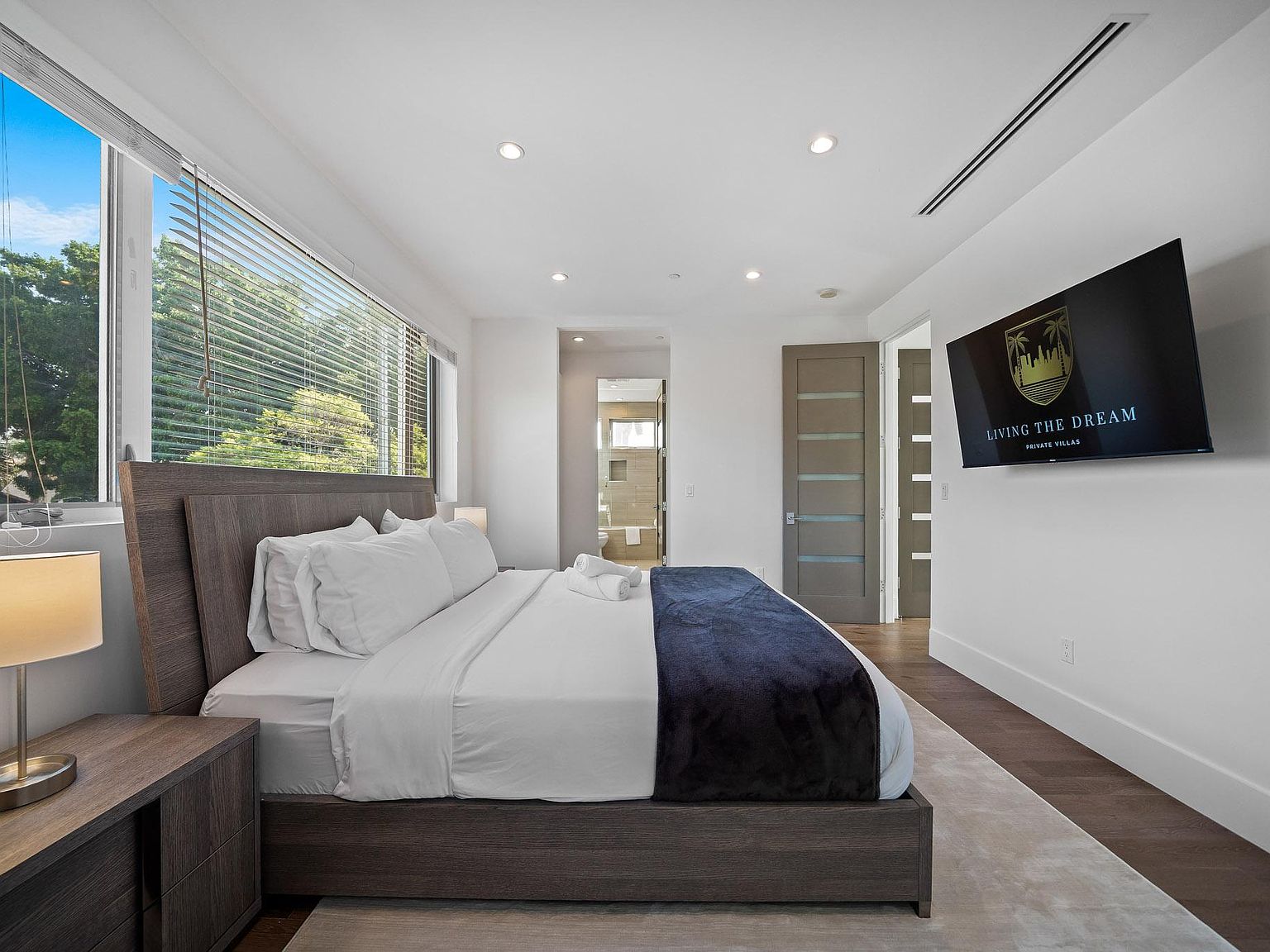 Los Angeles, CA 90048