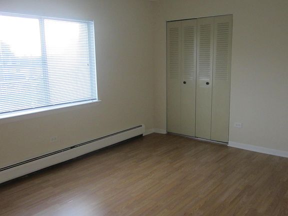 4th image of 10022 Holly Ln