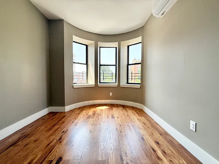 2911 Avenue D #3A — Photo 1