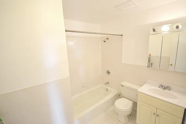 Rented by Bold New York | media 32