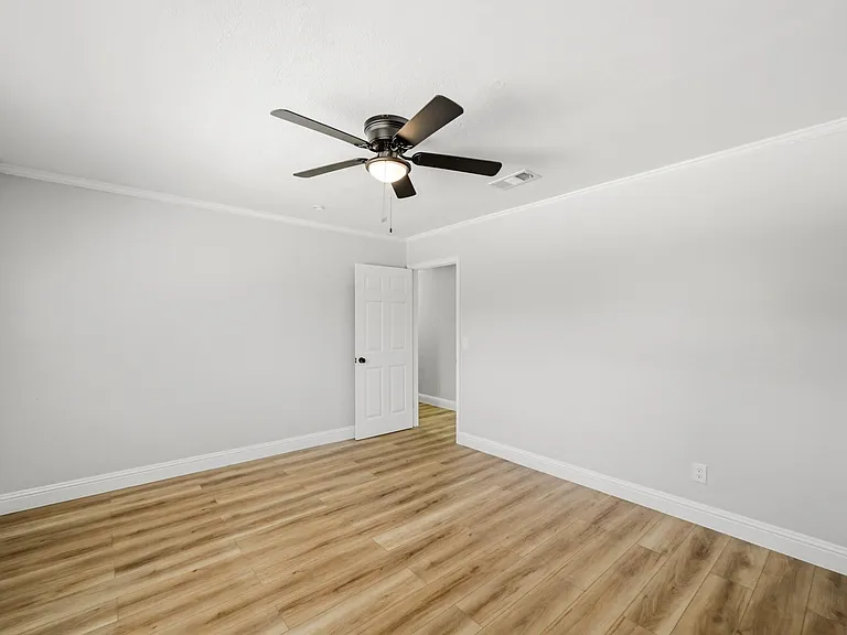 1310 Burning Tree Rd — Photo 19