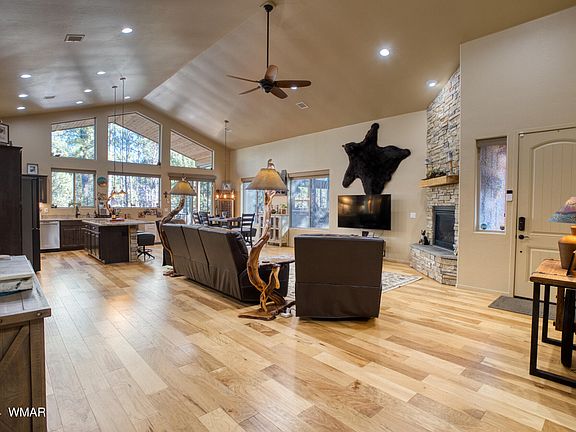2nd image of 5409 N Saint Andrews Dr