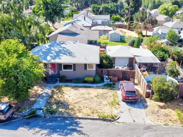 1215 Blakely Way, The Dalles, OR 97058