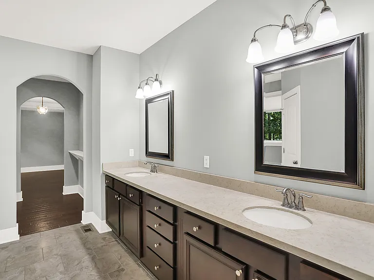 16893 Oak Manor Dr — Photo 31